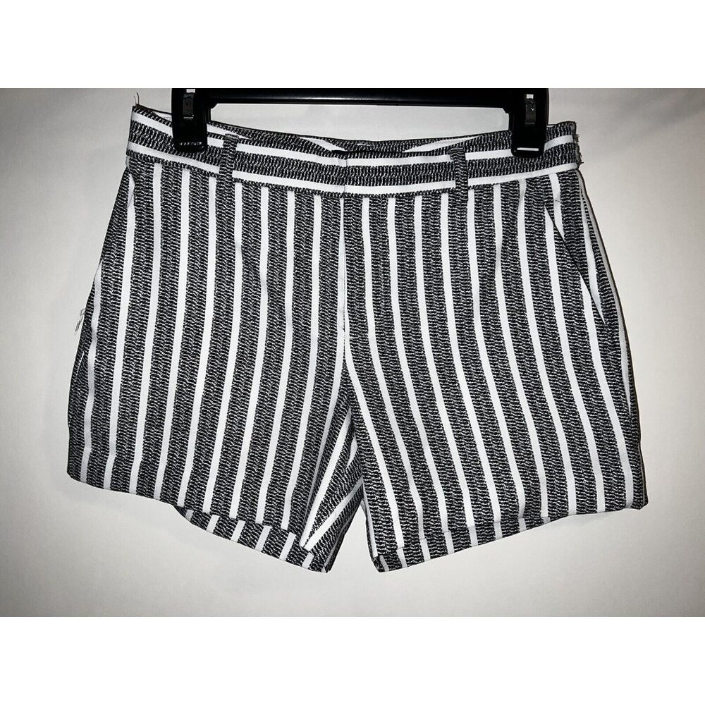 Banana Republic Shorts Women’s Size 0 White With Black‎ Stripes. 4 Inch Inseam